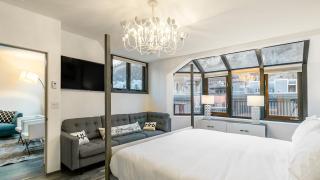 New San Juan 303 by AvantStay Modern Penthouse w Deck Overlooking Main Street - 7