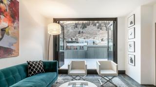 New San Juan 303 by AvantStay Modern Penthouse w Deck Overlooking Main Street - 4