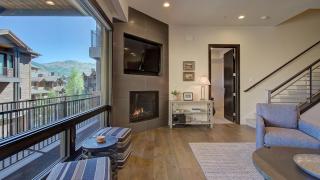Juniper Landing 3 Bedroom by AvantStay Condo in Park City Mountain Resort w Pool Hot Tub Gym - 2