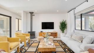 Lava Rocks by AvantStay Gorgeous Desert Haven w Pool Hot Tub Fire Pit Ping Pong - 8