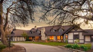 Cathedral by AvantStay Charming Secluded Estate w Sauna Pool Table Views of the Rolling Hills - 3