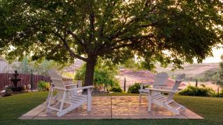 Chateau Syrah by AvantStay Picturesque Estate w Pool Hot Tub Pool Table Table Tennis New Pickleball Court Basketball hoop - 5