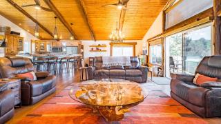 Hot Tub Fire Pit Game Room Large Deck Views Angels Camp Lodge by AvantStay - 2