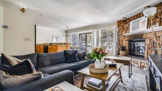 Marillac by AvantStay Gorgeous Ski Cabin w Balcony Patio - 0