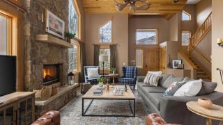 Highline by AvantStay Breathtaking Mountain Home w Hot Tub Views - 4