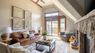 Twin Chutes by AvantStay Beautiful Ski in Ski out Condo w access to Hot Tub Gym - 9