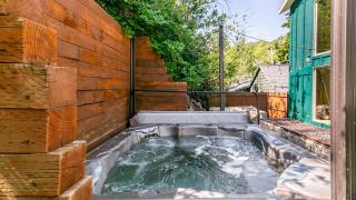 Red Hawk by AvantStay Charming Cabin w Theatre Spa 5mins to Deer Valley Mtn - 7