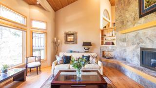 Sunriver by AvantStay Cozy Mountain Home w Indoor Pool and Hot Tub - Sunriver - 3