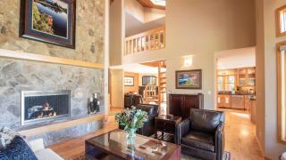 Sunriver by AvantStay Cozy Mountain Home w Indoor Pool and Hot Tub - Sunriver - 2