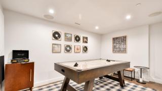 Webster by AvantStay Central Location w Hot Tub and Patio - 7