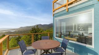 Blue Horizon by AvantStay Panoramic Views of the Ocean w Entertainers Patio - 8