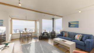 Blue Horizon by AvantStay Panoramic Views of the Ocean w Entertainers Patio - 7