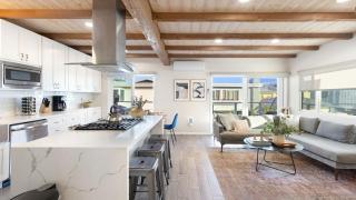 Mission Point 2 by AvantStay Mission Beach Home w Large Balcony Steps to Beach - 3