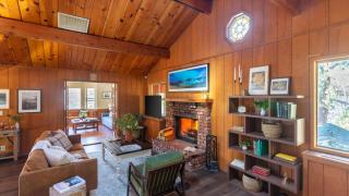 TurtleBear by AvantStay Stunning Character Cabin w Entertainers Patio Table Tennis - 2