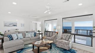 Destiny on the Sand by AvantStay Direct Beach Access Bbq on Large Ocean Facing Patio - 2