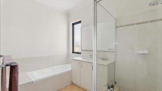 Beach Bliss Retreat - Perth - 3