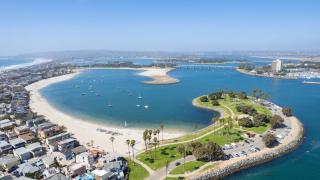 Mission Point 1 by AvantStay San Diego Beach House w Huge Patio Fire Pit Walk to Beach - 8