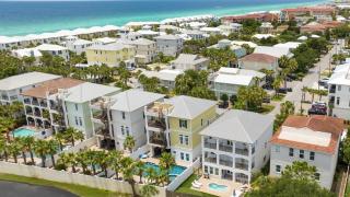 Sleeps 20 Private Pool Putting Green Walk to Beach Vitamin Sea by AvantStay - 9