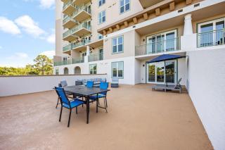 RIVER FLY IN Luxury Condo 2BR w Huge Balcony RFI-305 - 8