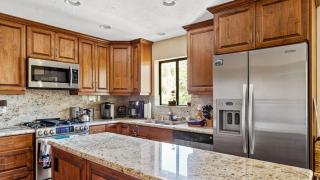 Beautifully Remodeled Kitchen Peaceful Mountain Views Sutter by AvantStay - 7