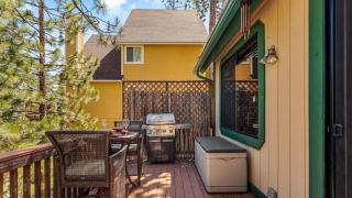 Beautifully Remodeled Kitchen Peaceful Mountain Views Sutter by AvantStay - 6