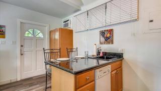 Ibis by AvantStay Close to Duval Street w Shared Pool Month Long Stays Only - 1