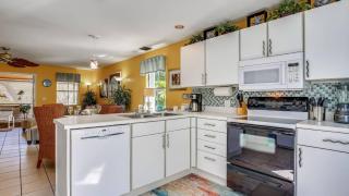 Duval Sea Turtle by AvantStay Great Location Close to Shops Shared Pool - 4