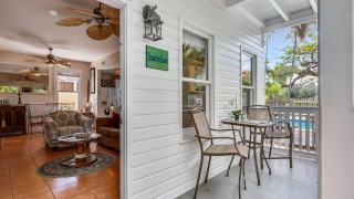 Land Of Love by AvantStay Pets Allowed Shared Pool Great Location Month Long Stays Only - 0