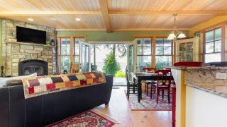 Westside Waterfront View Home - AvantStay Hot tub - 3