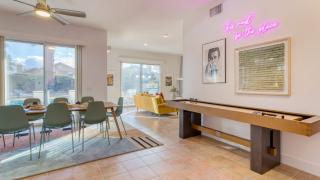 Pool Hot Tub Yard Games Chic Midcentury Design Painted Sand by AvantStay - Bermuda Dunes - 7