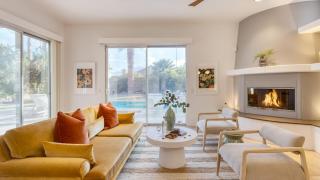 Pool Hot Tub Yard Games Chic Midcentury Design Painted Sand by AvantStay - 8