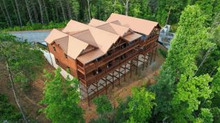 Ridge View by AvantStay15mins from Pigeon Forge w Pavilion Indoor Pool Hot Tub - Sevierville - 0