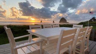 Driftaway by AvantStay Direct Cannon Beach Access w Stunning Views - 2