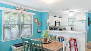 Southard Getaway by AvantStay w Covered Patio Great Location Shared Pool Month Long Stays - Key West - 4