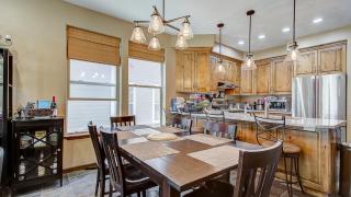 Hot Tub Walk to Main Street Town Ski Lift Park Ave Getaway by AvantStay - 1