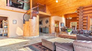 0.5mi to the Lake Deck w Views Poker Table Eagle Ridge Retreat by AvantStay - 3