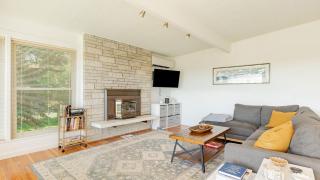 Sunny Side Island Retreat by AvantStay Backyard - 3