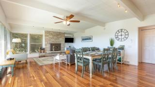 Sunny Side Island Retreat by AvantStay Backyard - 5