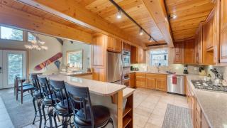 Ember by AvantStay Majestic Entertainers Home w Pine Tree Views Close to Meeks Bay - 7