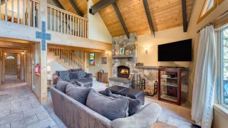 Ember by AvantStay Majestic Entertainers Home w Pine Tree Views Close to Meeks Bay - 1