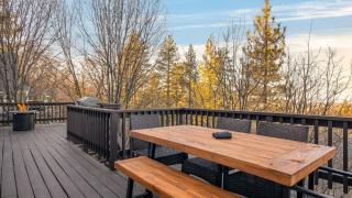 2 Decks Views Firepit Cozy Modern Relaxing Home Blue Spruce by AvantStay - 6