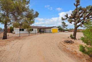 Navigate Stays Peaceful Escape w Hot Tub & Views - 5