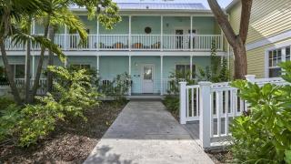 Pool 2 Blocks to Duval St Gated Community Month Long Stays Shipyard Treasure by AvantStay - Key West - 5