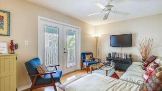 Pool 2 Blocks to Duval St Gated Community Month Long Stays Shipyard Treasure by AvantStay - Key West - 4