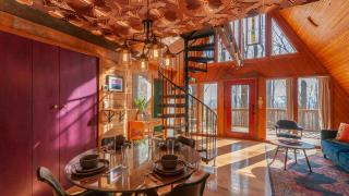 Firepit Mountain Views A-Frame in Fairview Honeycomb Hideaway by AvantStay - 8