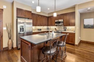 Cozy Winter Escape - 2BR & 2BA Near Snowy Trails and Downtown - 7