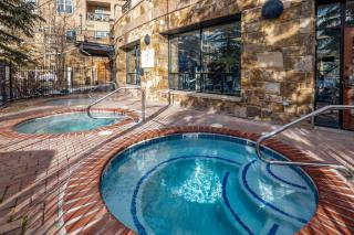 Cozy Winter Escape - 2BR & 2BA Near Snowy Trails and Downtown - 0