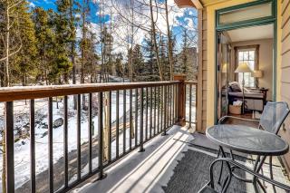 Cozy Winter Escape - 2BR & 2BA Near Snowy Trails and Downtown - 4