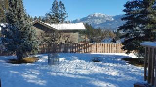 CHRISTMAS! NEW YEARS FAMILY SKI GETAWAY TO PANORAMA! Monthly Rentals at 50 Per Cent Off, 4 Bedroom Mountain View Home! Cross Country Skiing, Snowboarding, Snowmobiling, Fairmont, Radium Hot Springs, Ice Skating on White Trail! - 6