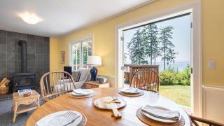 Smugglers Lagoon Beach Cottage by AvantStay - 6